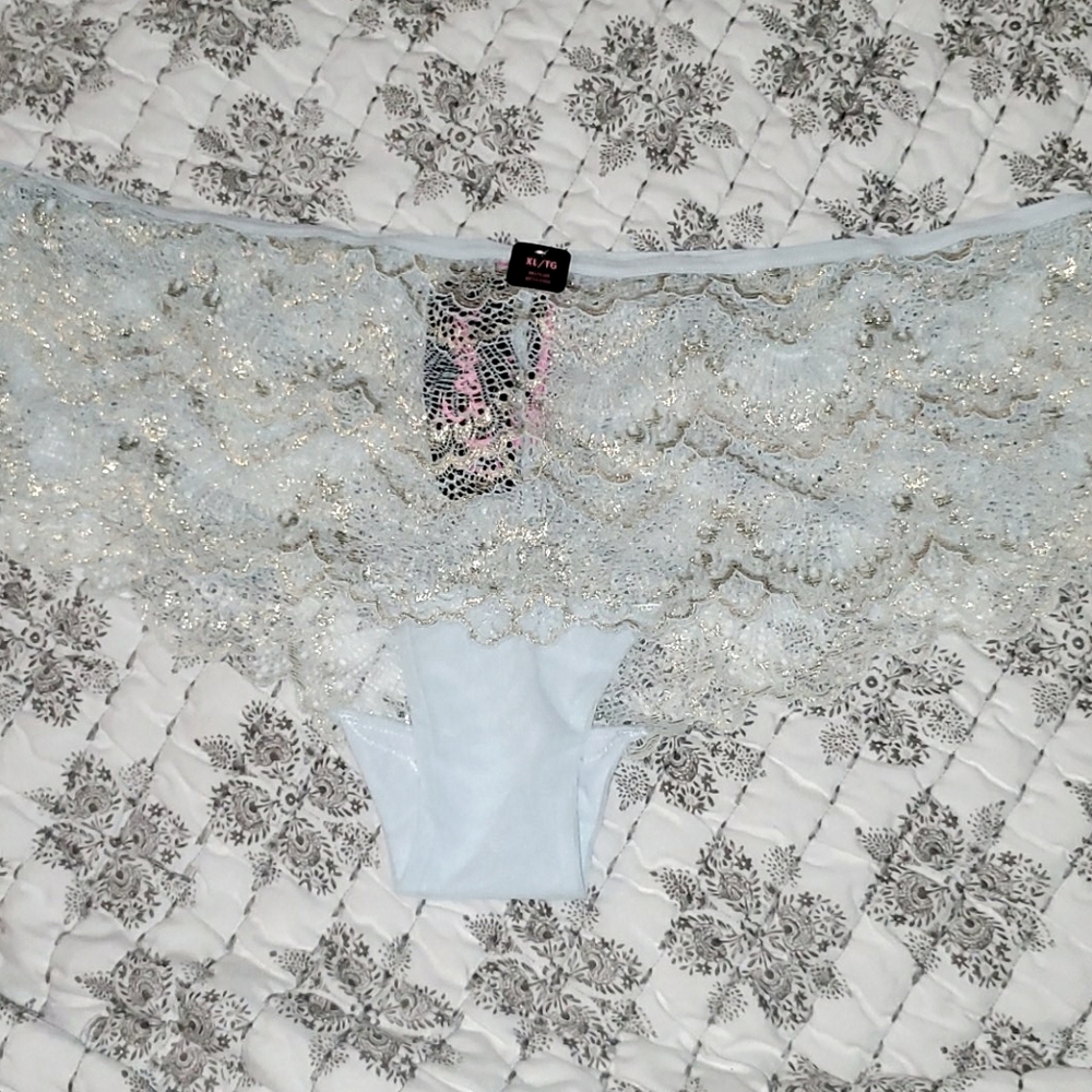 🆕️ La Senza Brazilian Lace Panties Size XL